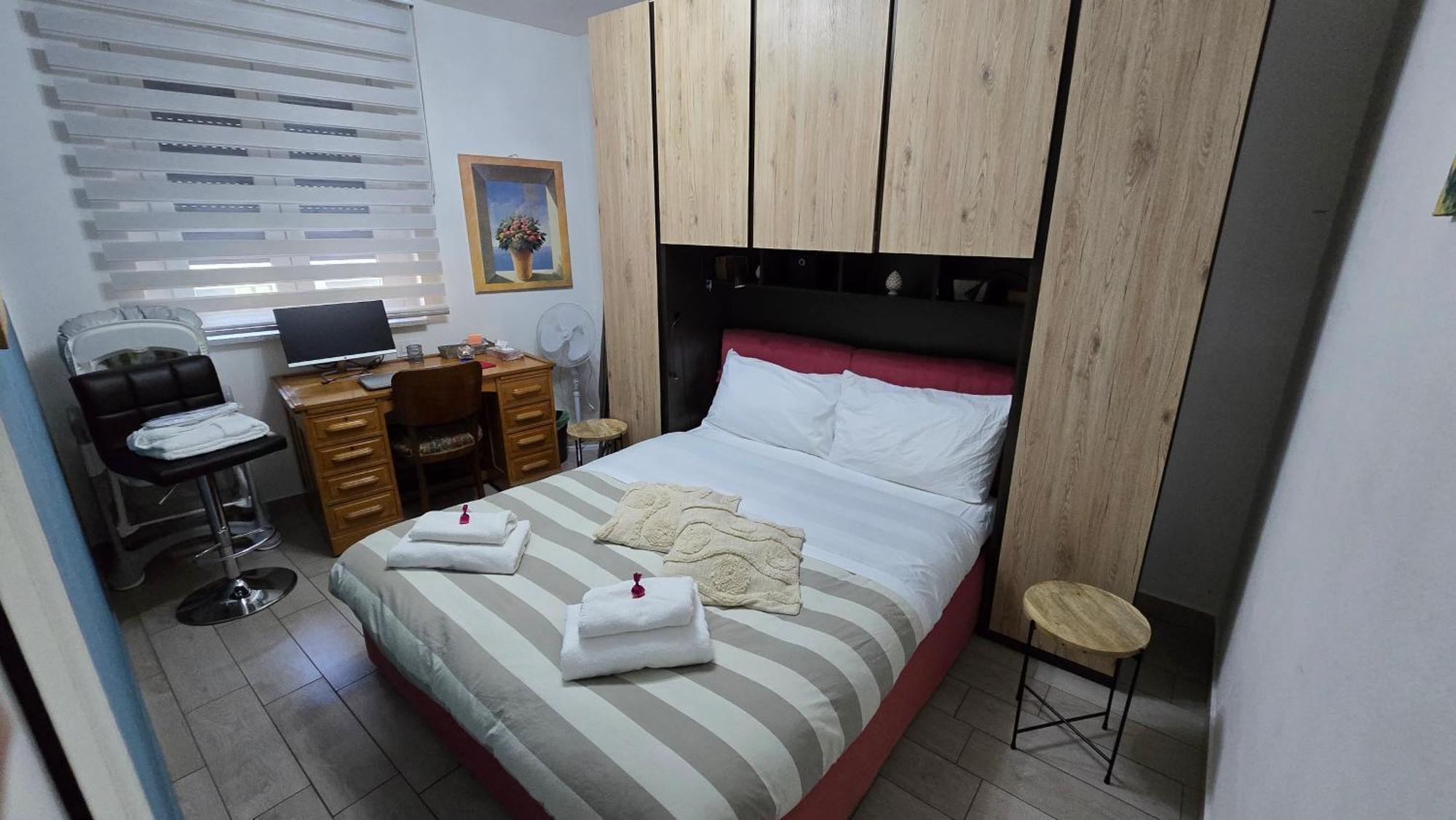 Varese Prime - Large Independent Apartment, Air Conditioning, 2 Bathrooms, 2 Free Covered Parking Spaces, No Restricted Traffic Zone, Train Station 100M, Theatre 150M, Historic City Centre Ngoại thất bức ảnh